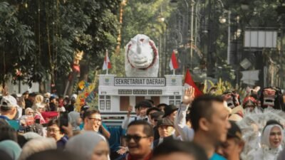 Tutup Rangkaian HJKB, Pemkot Bandung Gelar Pawai Jampana Berbasis Kearifan Lokal